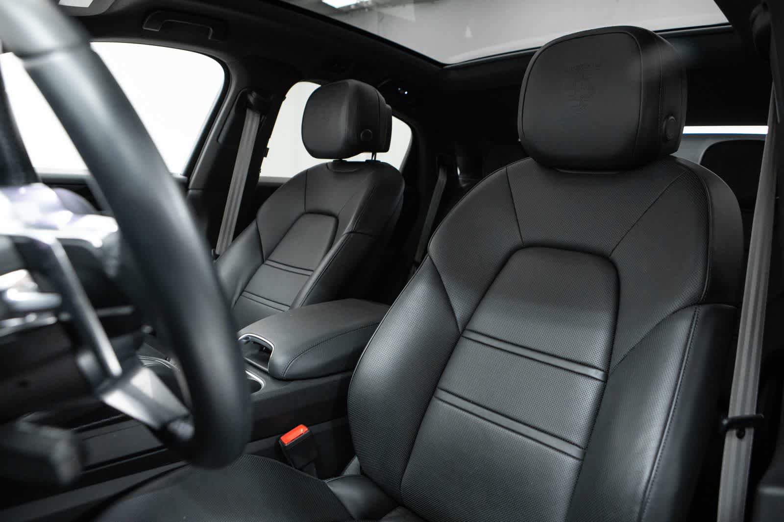 Certified 2023 Porsche Cayenne Platinum Edition AWD/4WD image 5