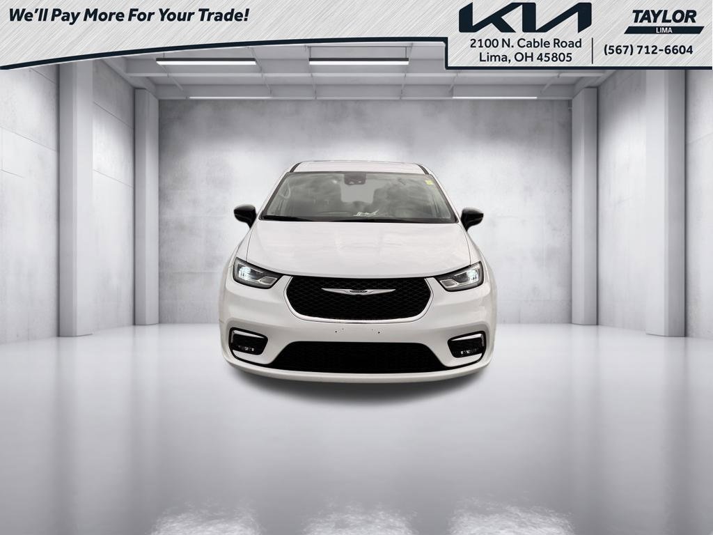 Used 2024 Chrysler Pacifica Limited FWD image 4