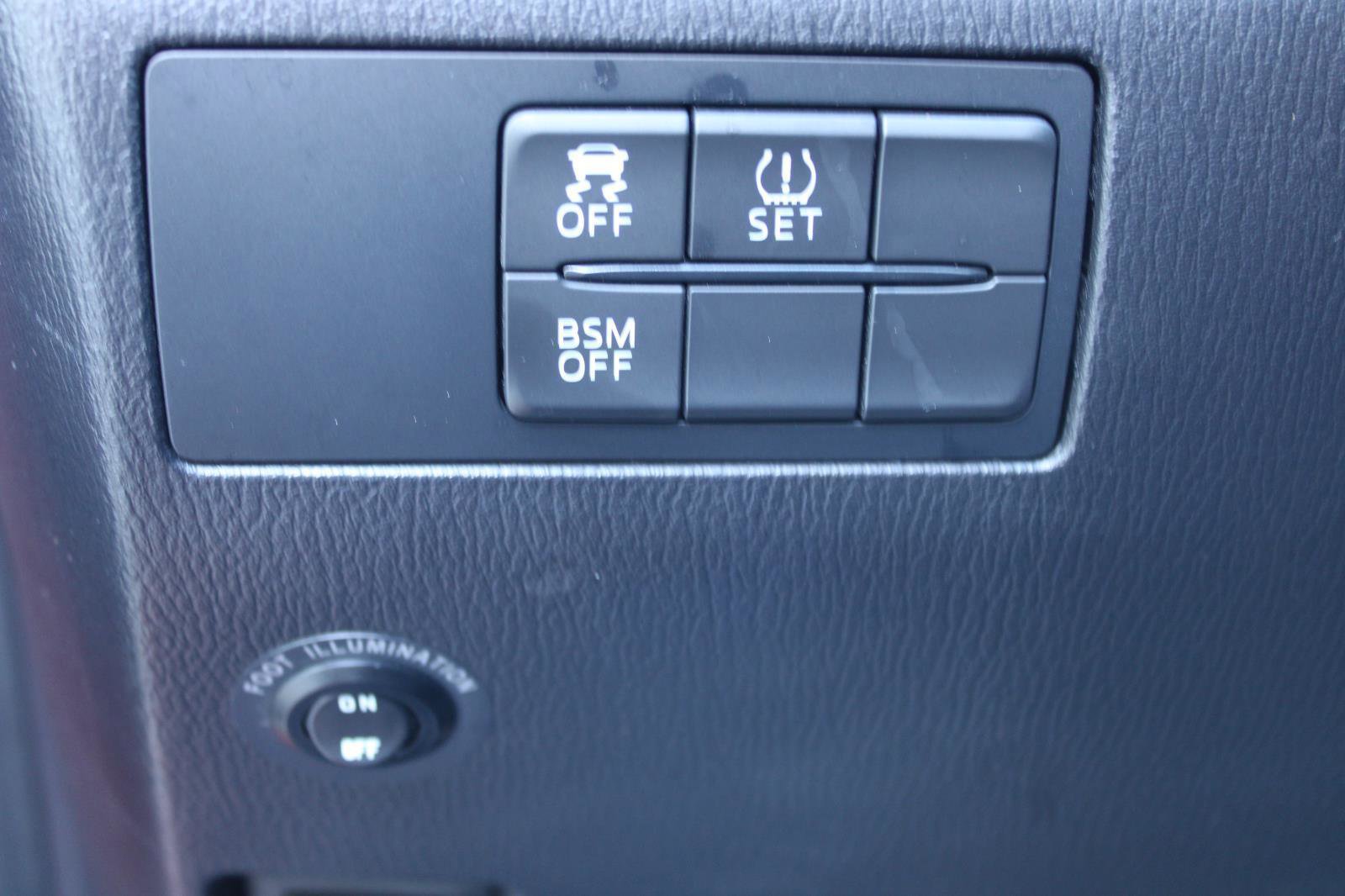 Used 2015 MAZDA MAZDA3 i Grand Touring image 15