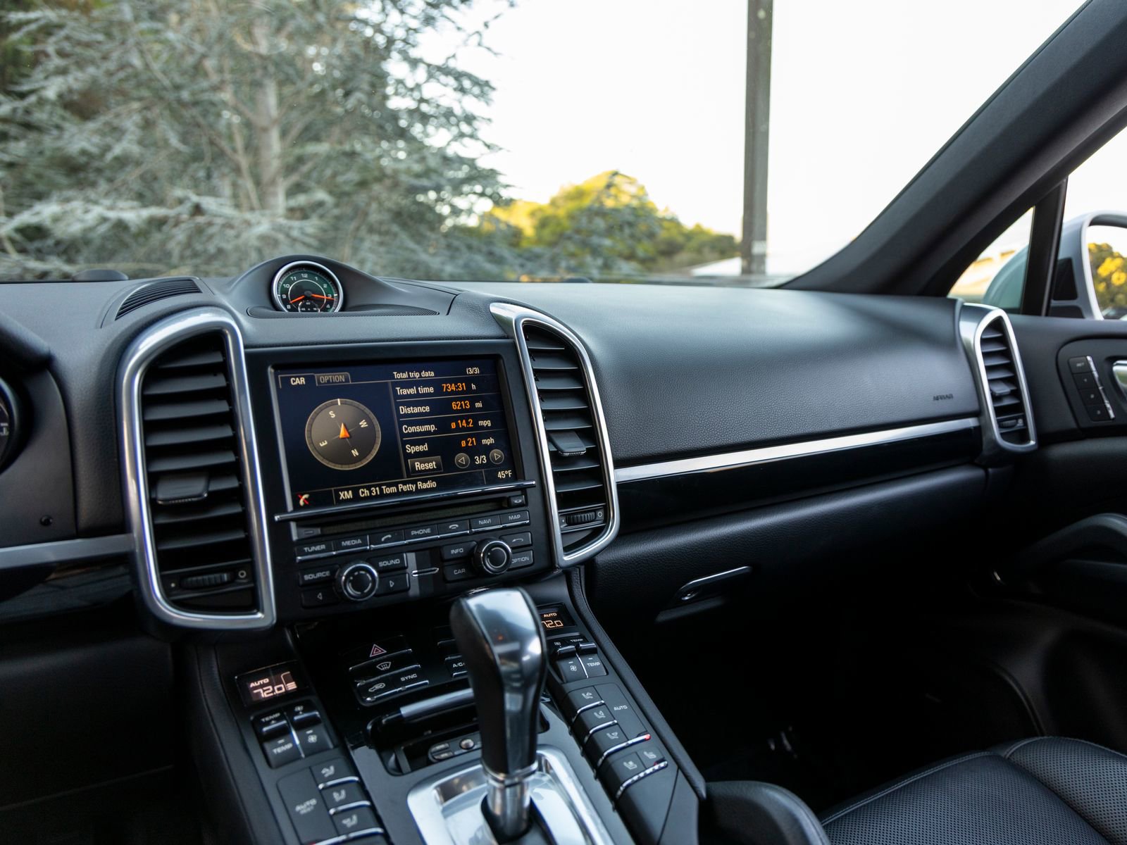 Used 2016 Porsche Cayenne image 36