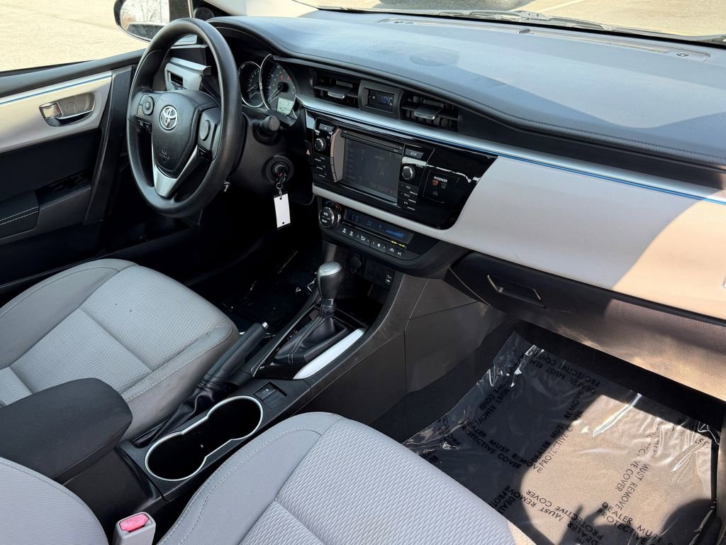 Used 2015 Toyota Corolla LE image 7