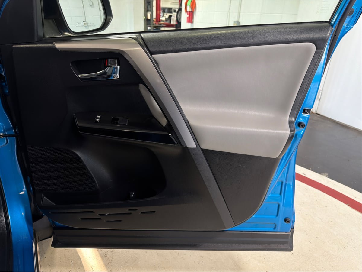 Used 2016 Toyota RAV4 Limited AWD/4WD image 27