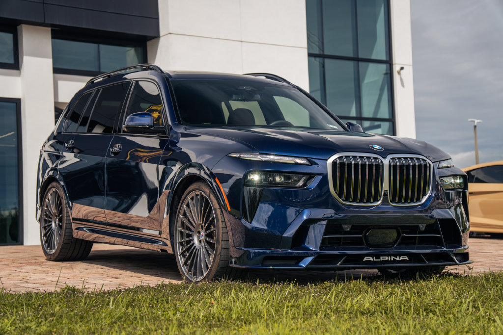 Used 2024 BMW ALPINA XB7 AWD/4WD image 7