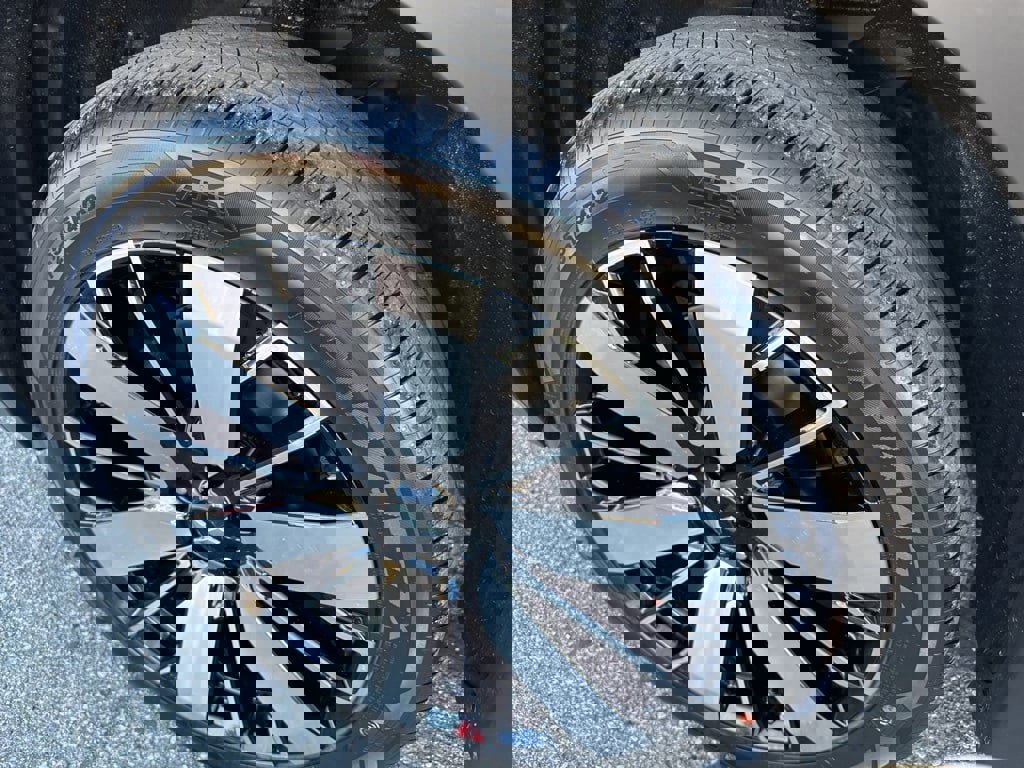 New 2025 Mitsubishi Outlander SE image 10