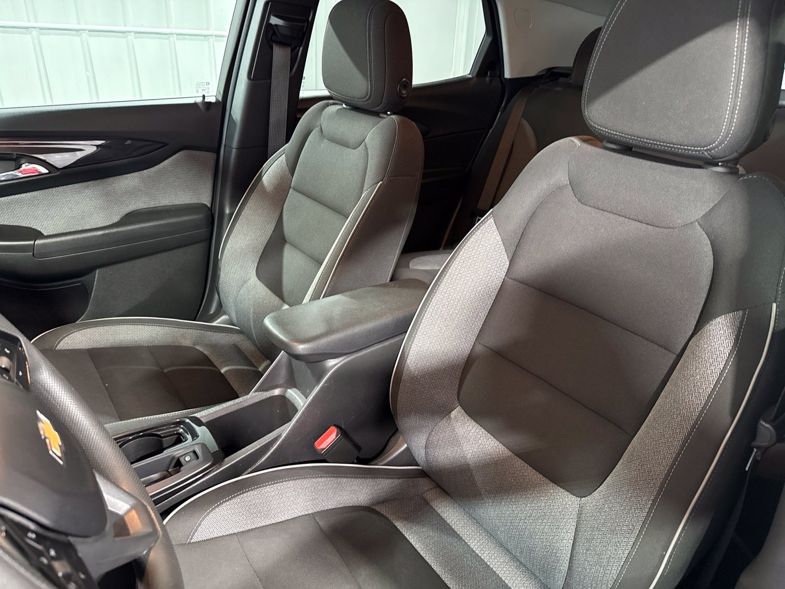 Used 2025 Chevrolet TrailBlazer LT AWD/4WD image 23