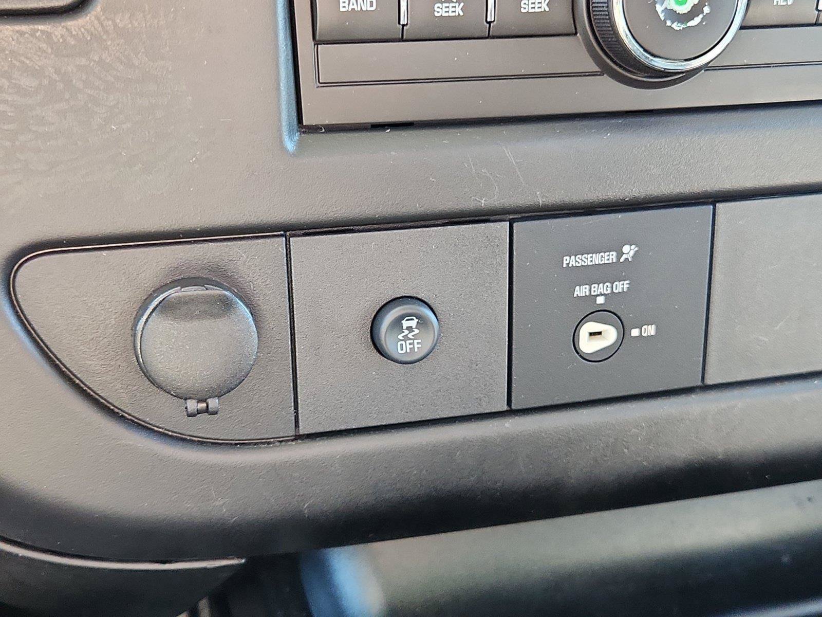 Used 2015 Chevrolet Express 2500 RWD image 27
