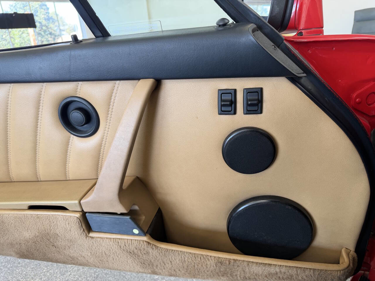 Used 1991 Porsche 911 Targa image 32