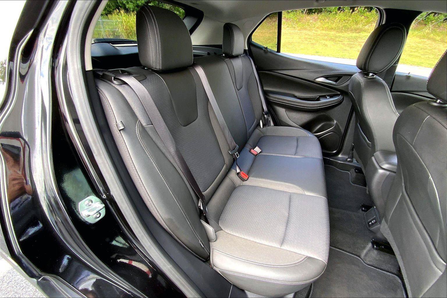 Used 2025 Buick Encore GX Preferred AWD/4WD image 24