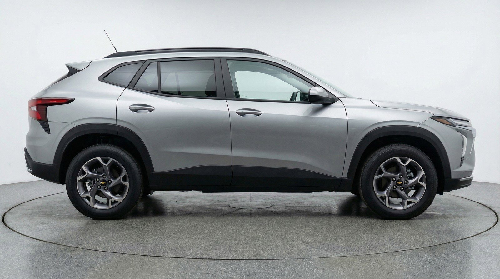 Used 2025 Chevrolet Trax LT w/ LT Convenience Package image 11