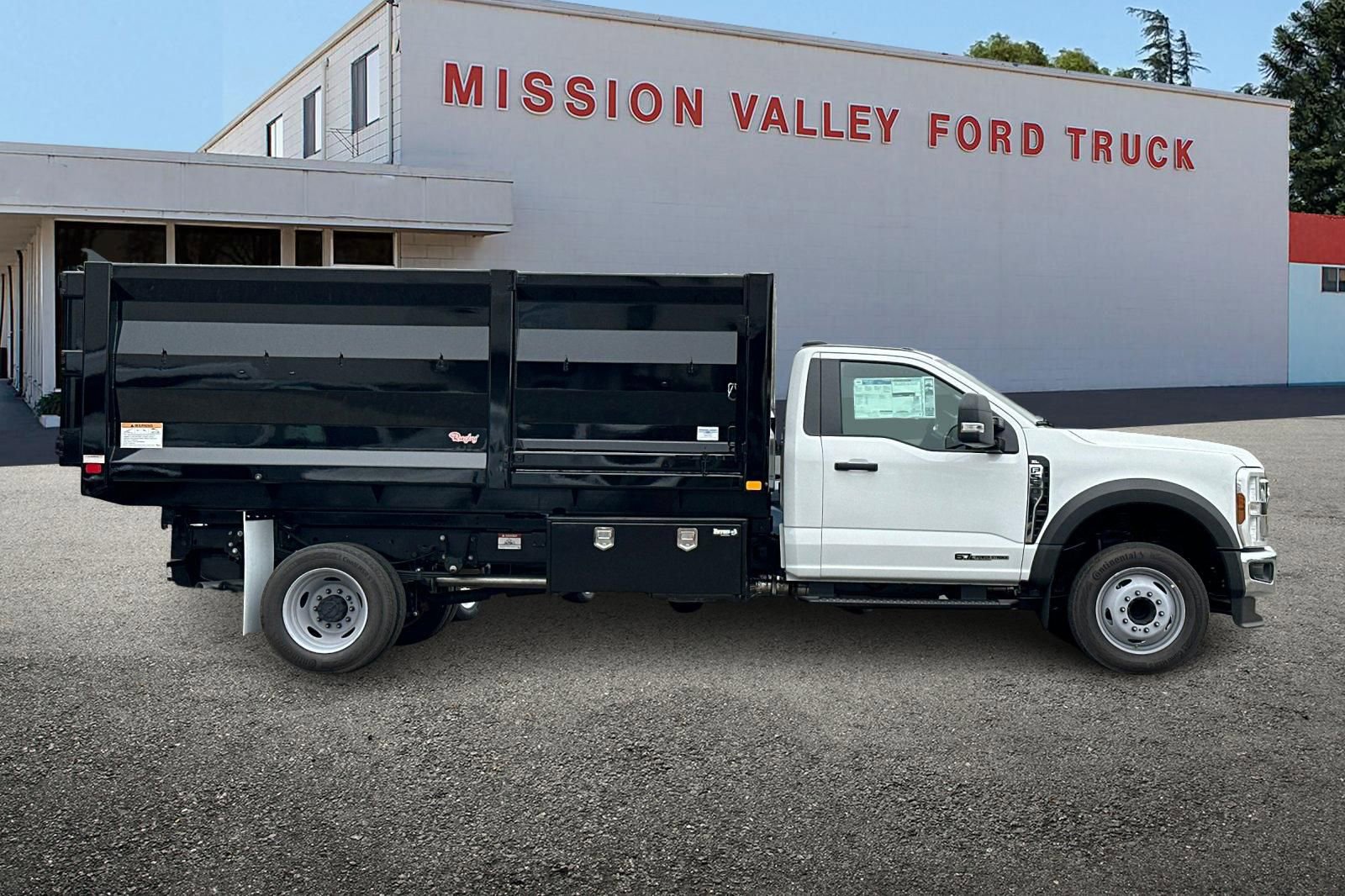 New 2025 Ford F550 2WD Regular Cab Super Duty video 3