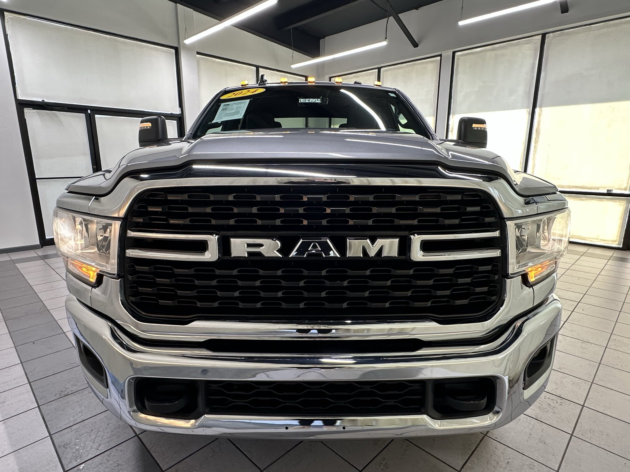 Used 2024 RAM 3500 Big Horn AWD/4WD image 10