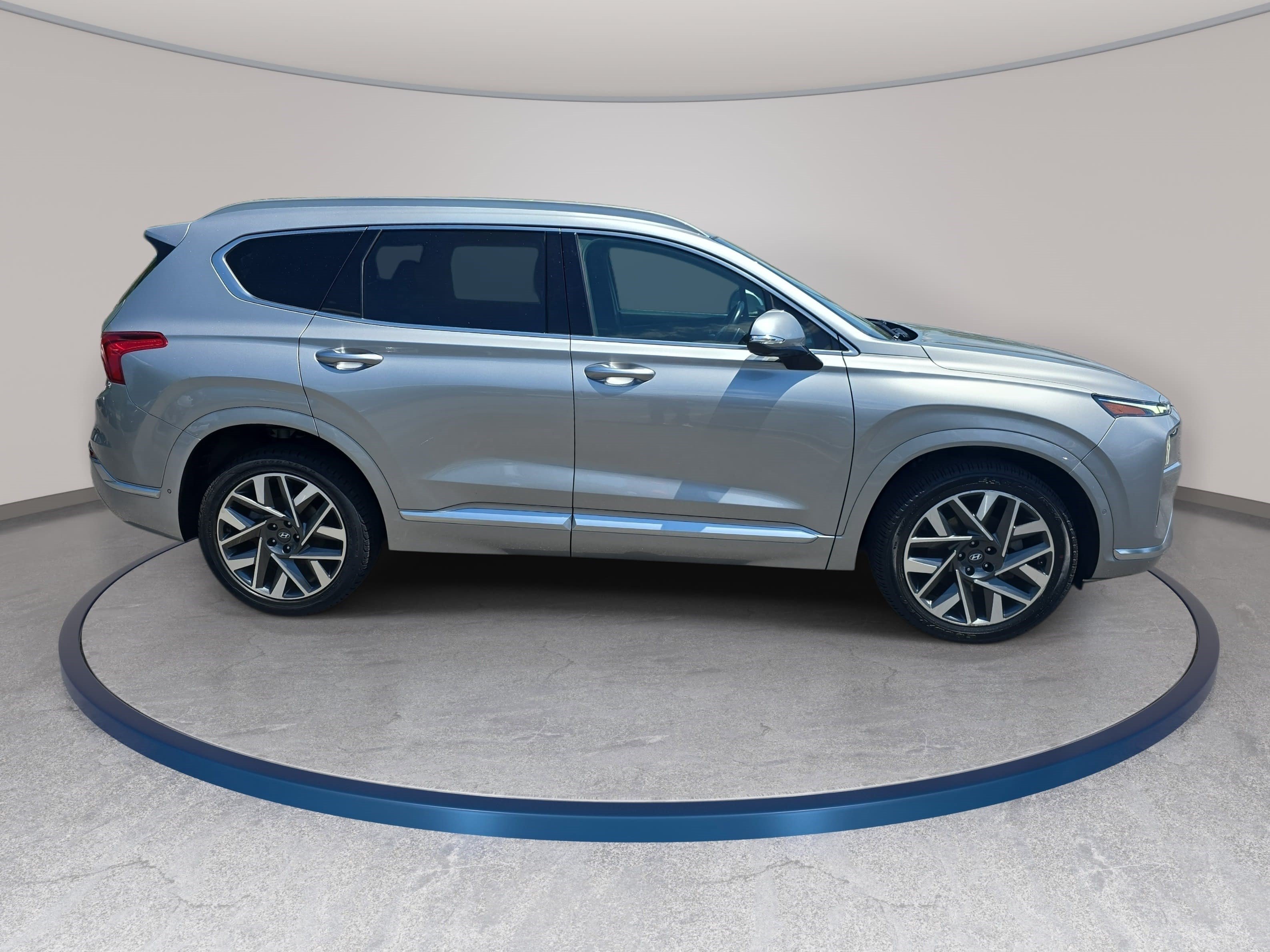 Used 2023 Hyundai Santa Fe Calligraphy FWD image 4