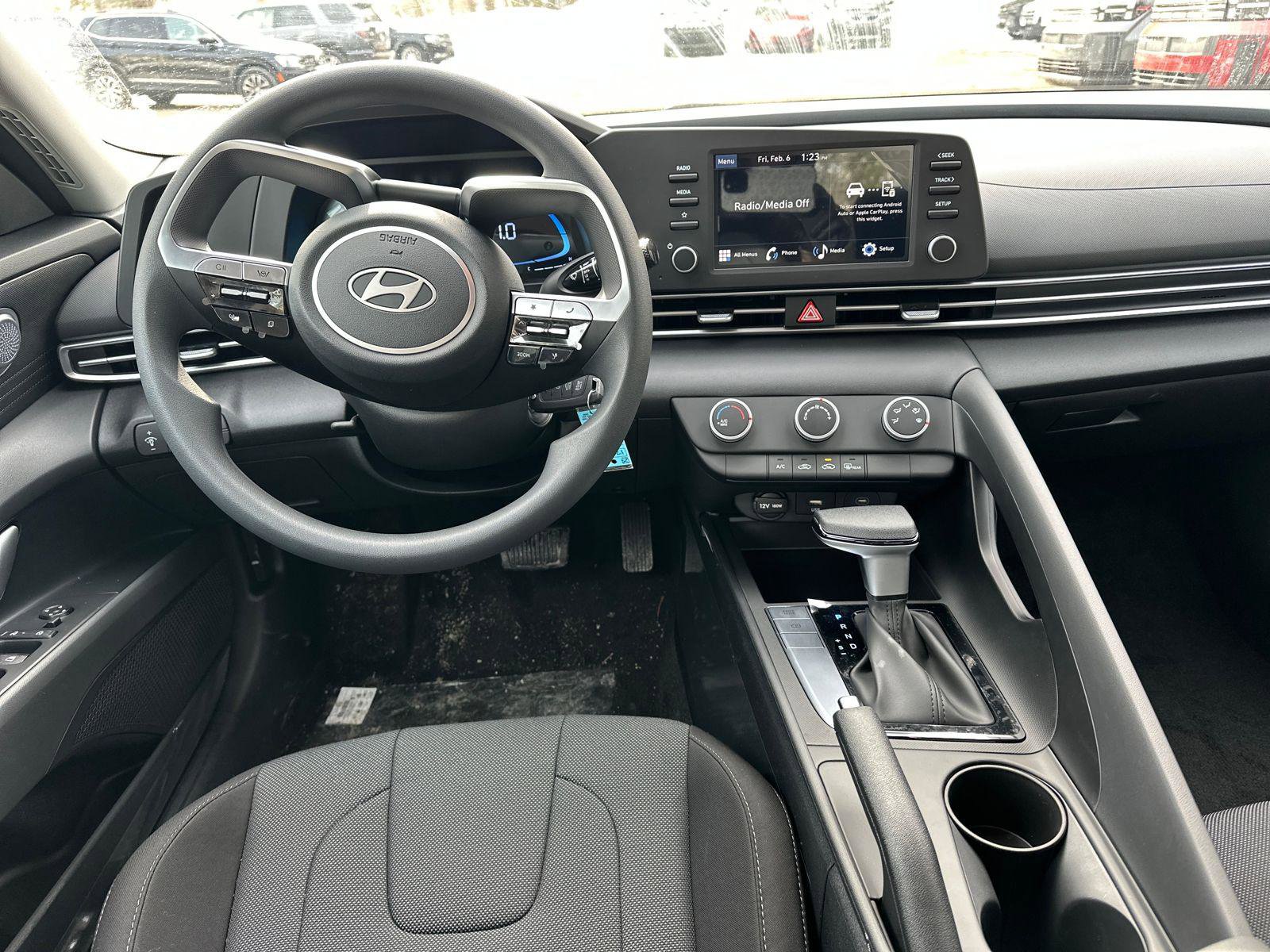 New 2026 Hyundai Elantra SE image 8