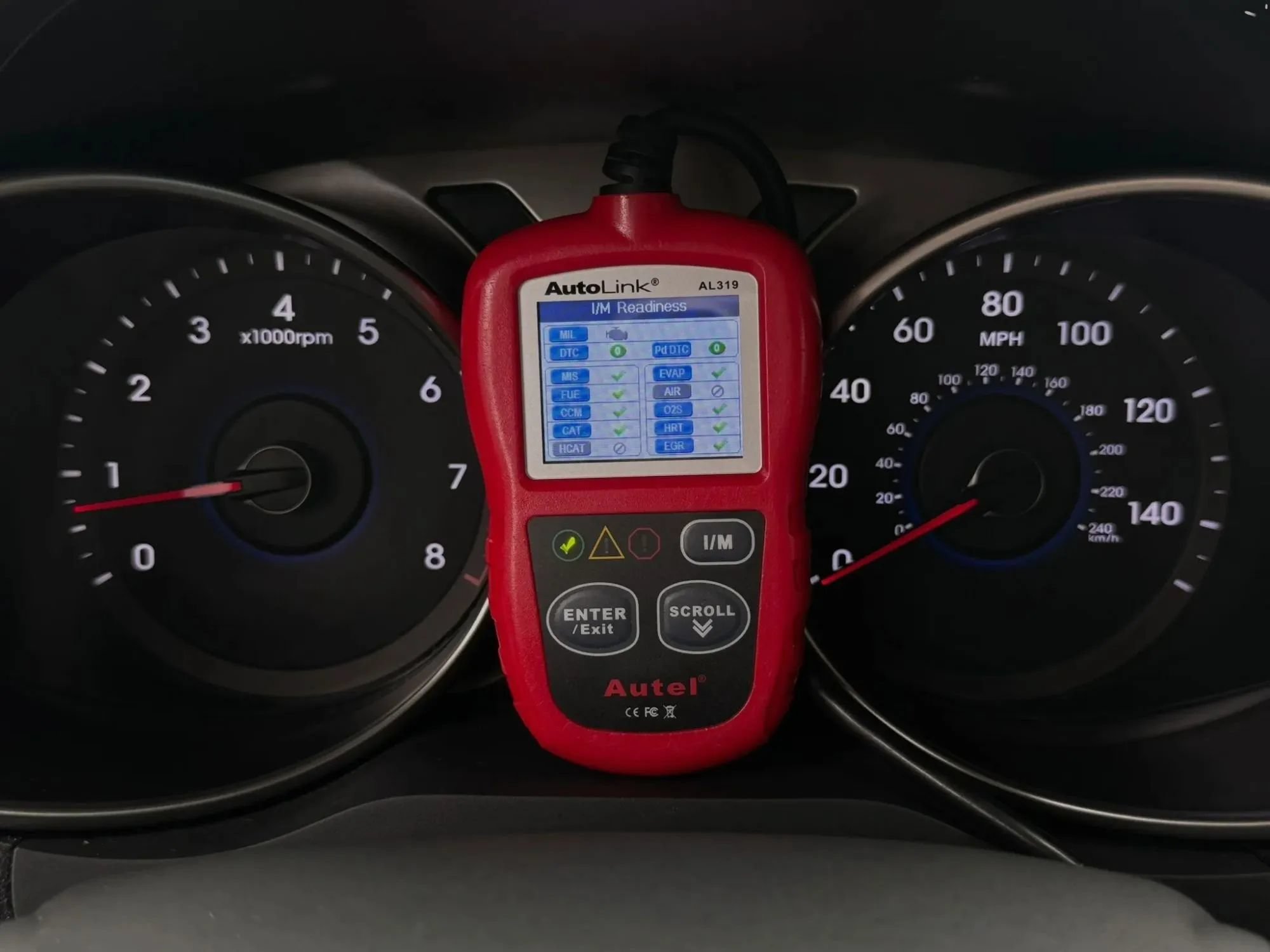 Used 2013 Hyundai Veloster w/ Style Pkg FWD image 17