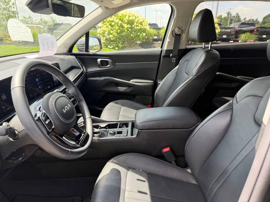 Used 2025 Kia Sorento EX FWD image 5