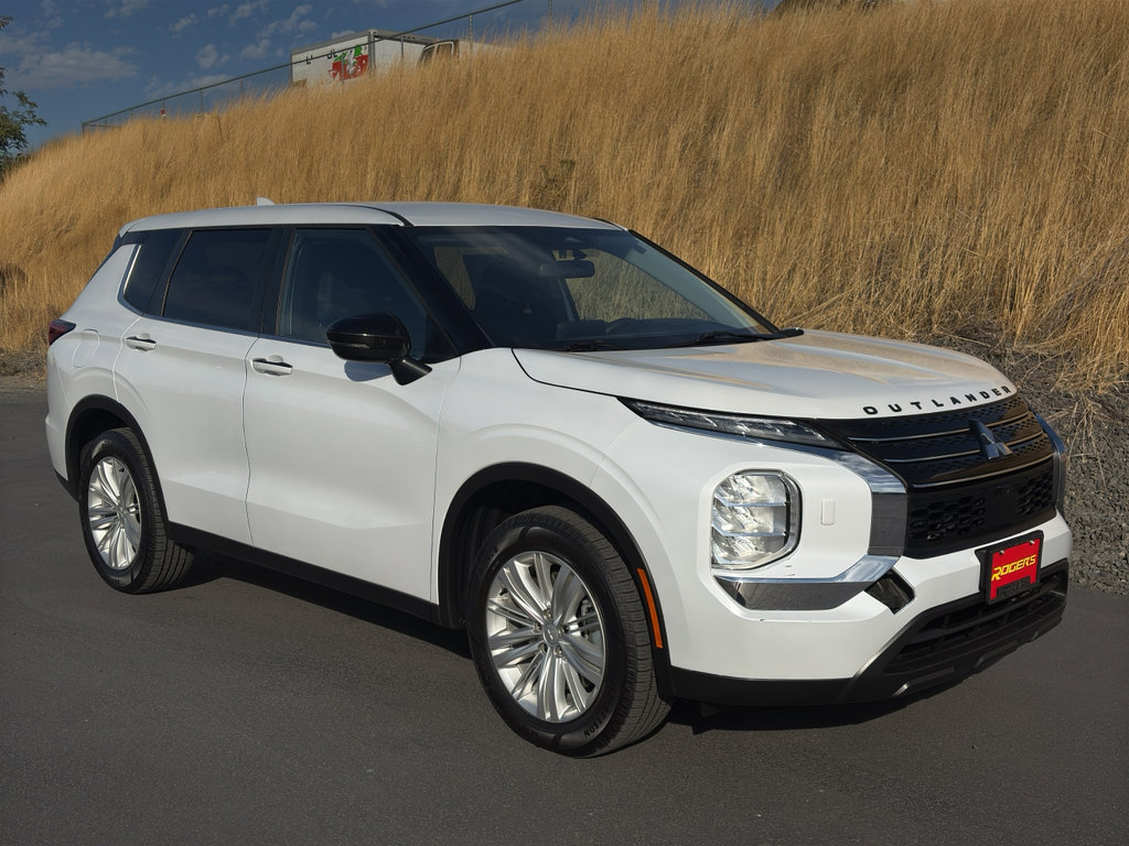 Used 2024 Mitsubishi Outlander ES
