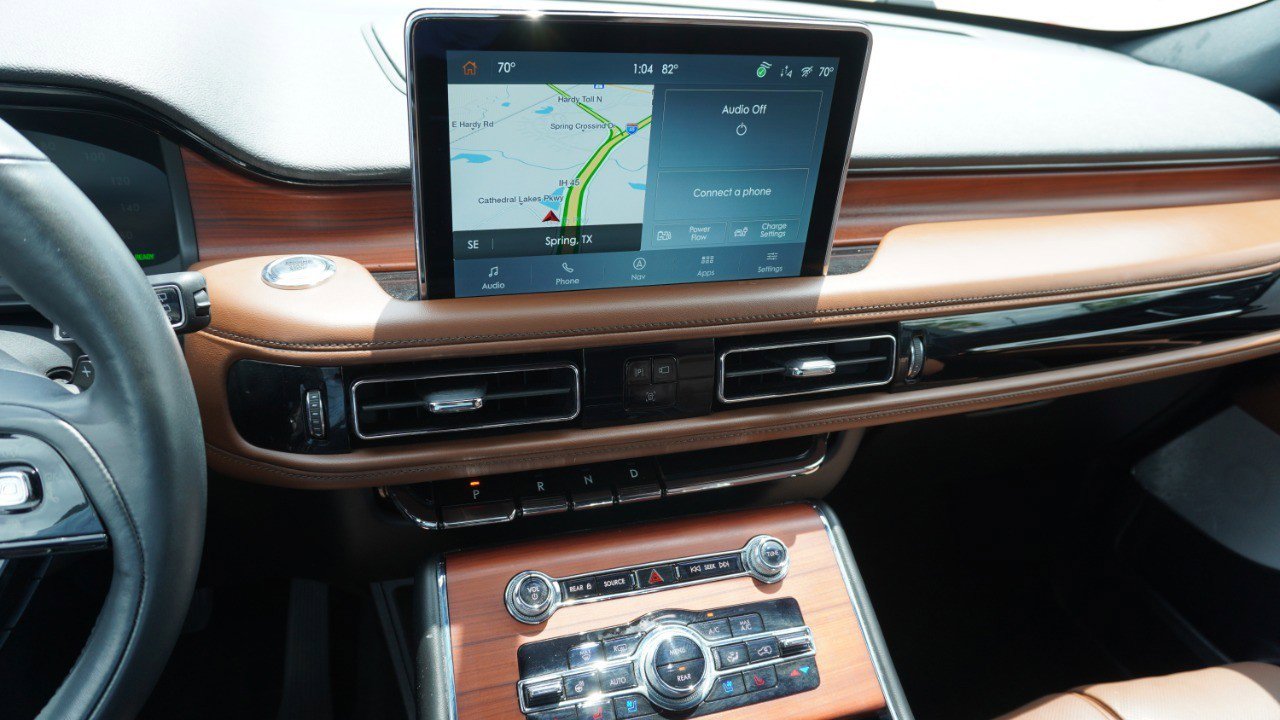 Used 2021 Lincoln Aviator Grand Touring w/ Equipment Group 302A AWD/4WD image 17