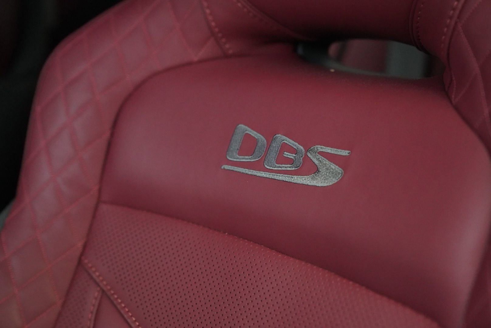 Used 2023 Aston Martin DBS Coupe image 48