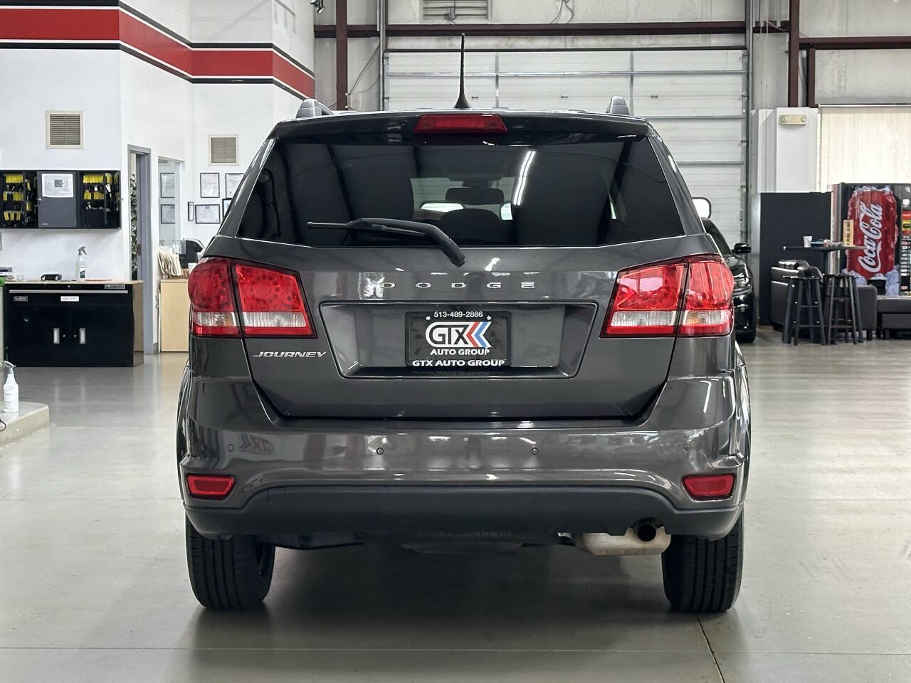 Used 2019 Dodge Journey SE w/ Premium Group FWD image 3