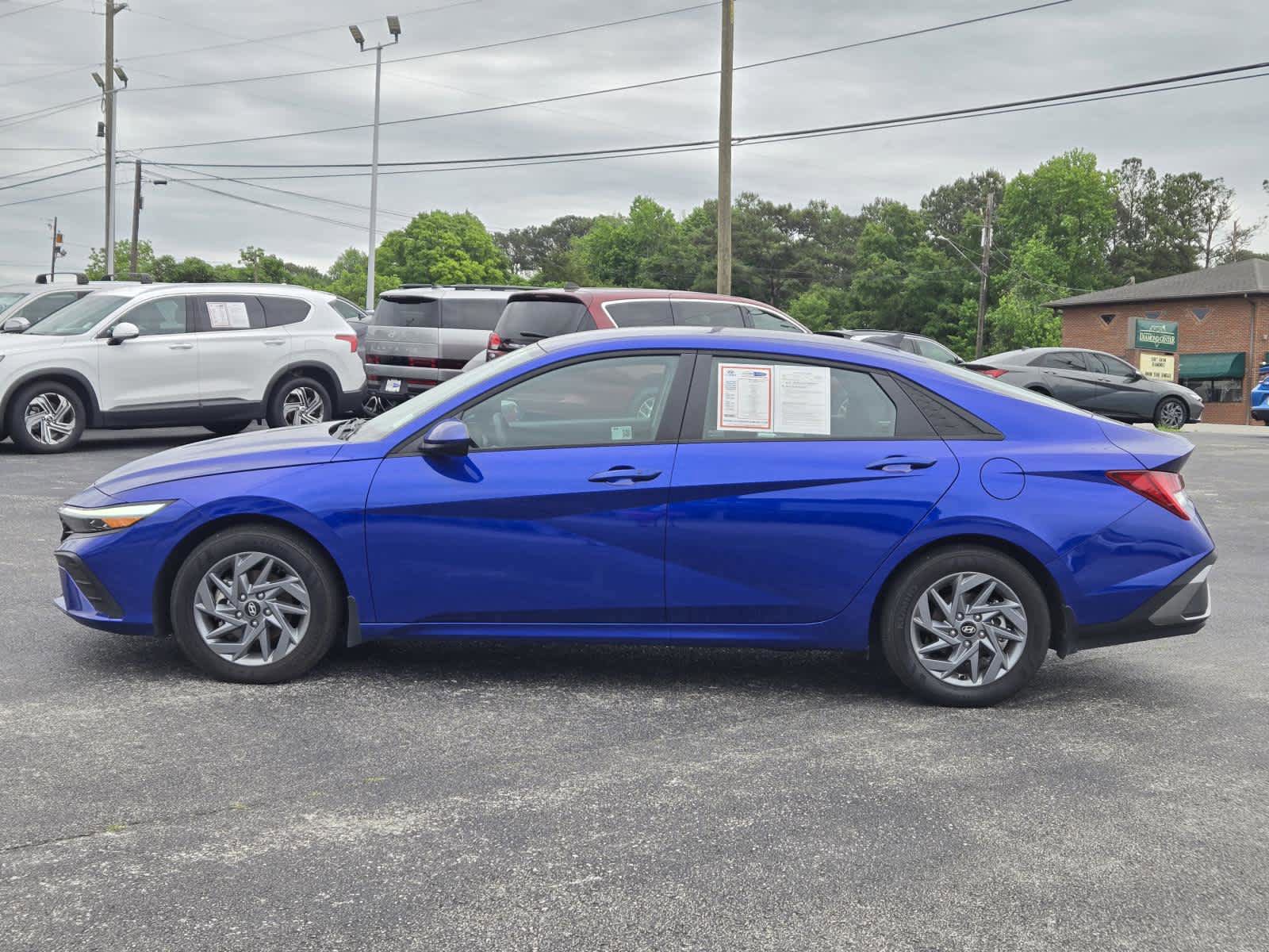 Certified 2024 Hyundai Elantra Blue FWD image 8