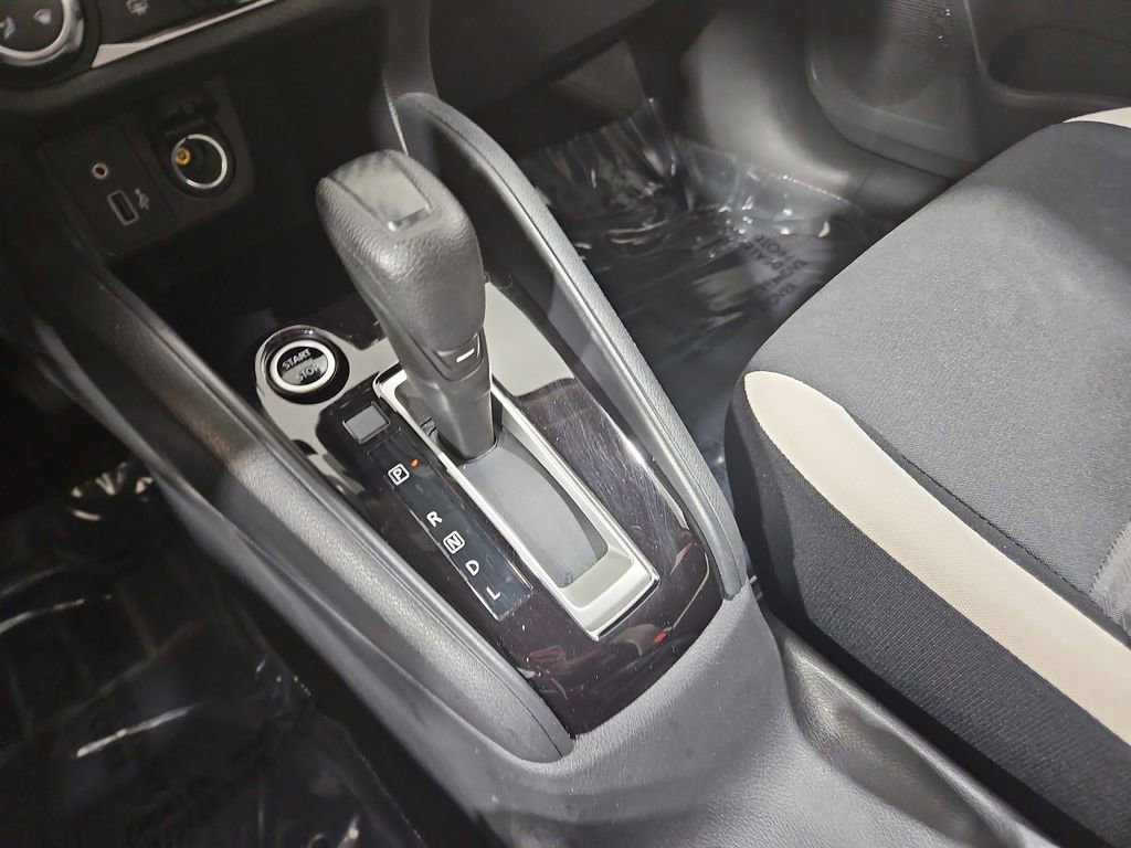 Used 2022 Nissan Versa SV w/ Trunk Package image 23