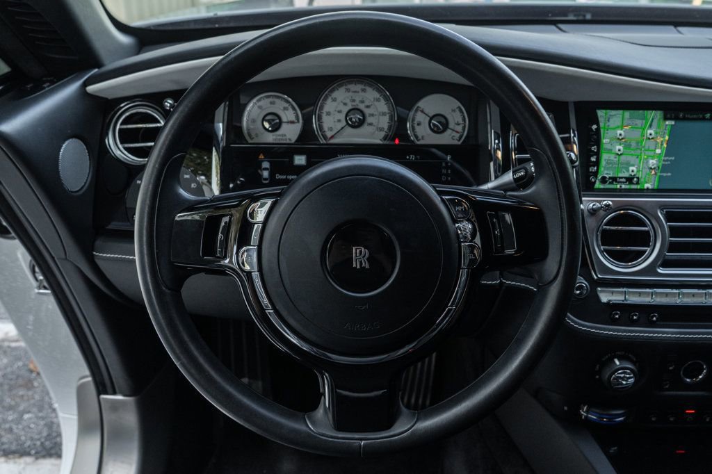 Used 2019 Rolls-Royce Wraith image 16