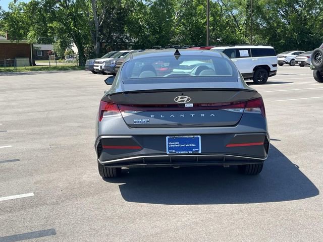 Used 2025 Hyundai Elantra Sport image 6