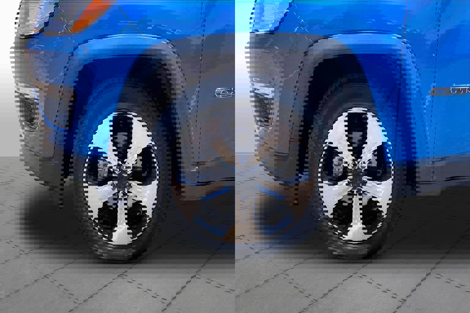 Used 2017 Jeep Compass Latitude w/ Popular Equipment Group image 10