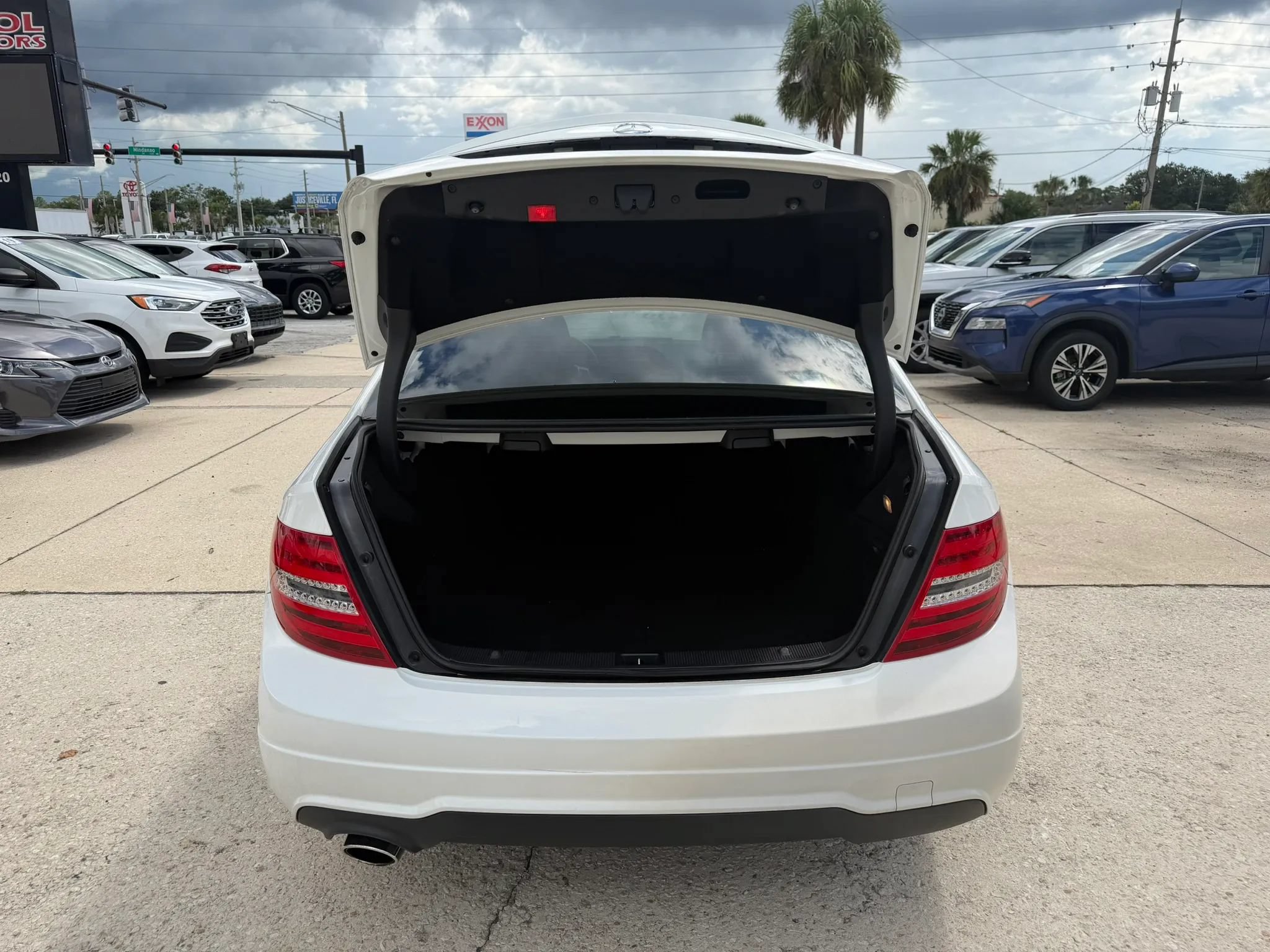 Used 2014 Mercedes-Benz C 250 Sedan image 20