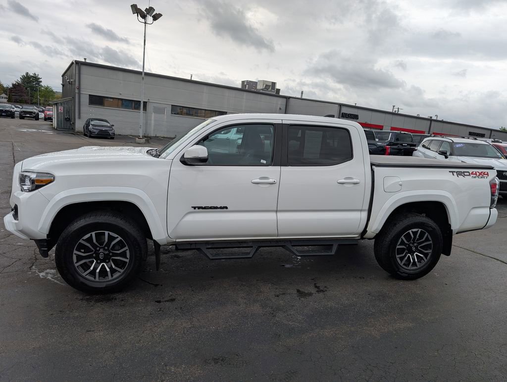 Certified 2022 Toyota Tacoma TRD Sport w/ Technology Package AWD/4WD image 3