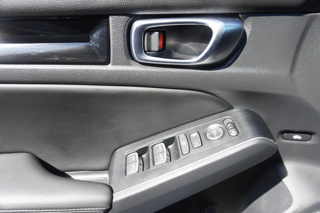 Used 2022 Honda Civic Touring image 8