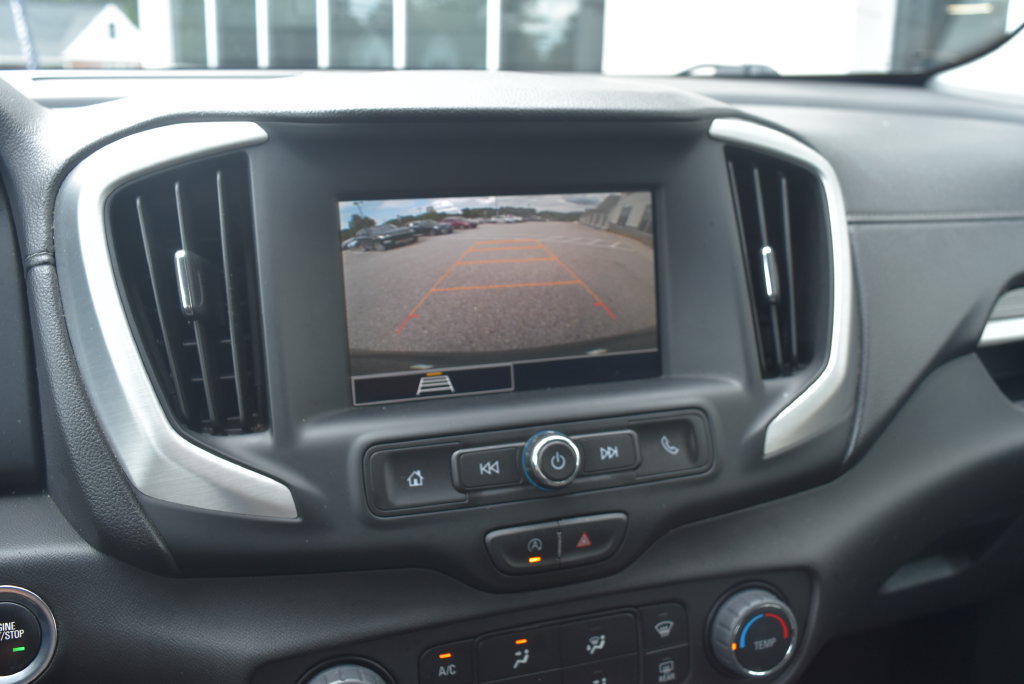 Used 2024 GMC Terrain SLE AWD/4WD image 17