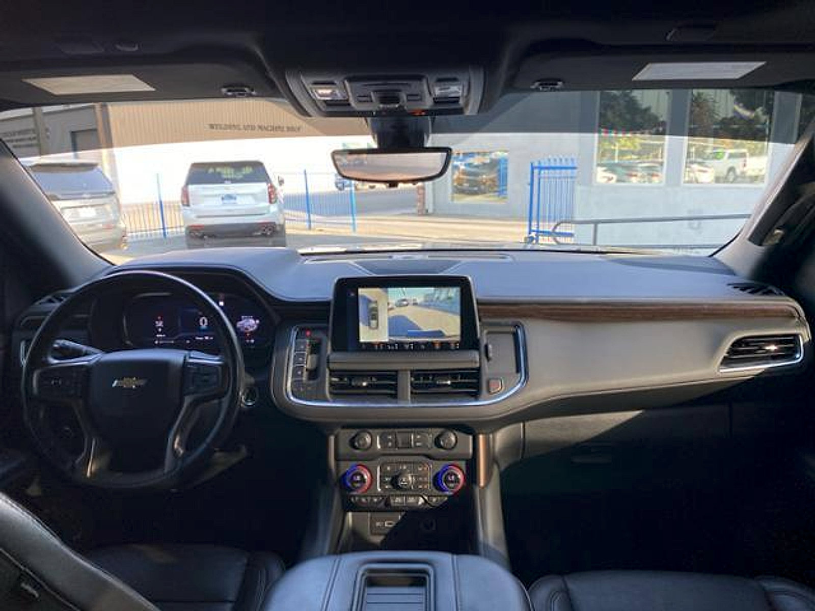 Used 2022 Chevrolet Tahoe High Country AWD/4WD image 2