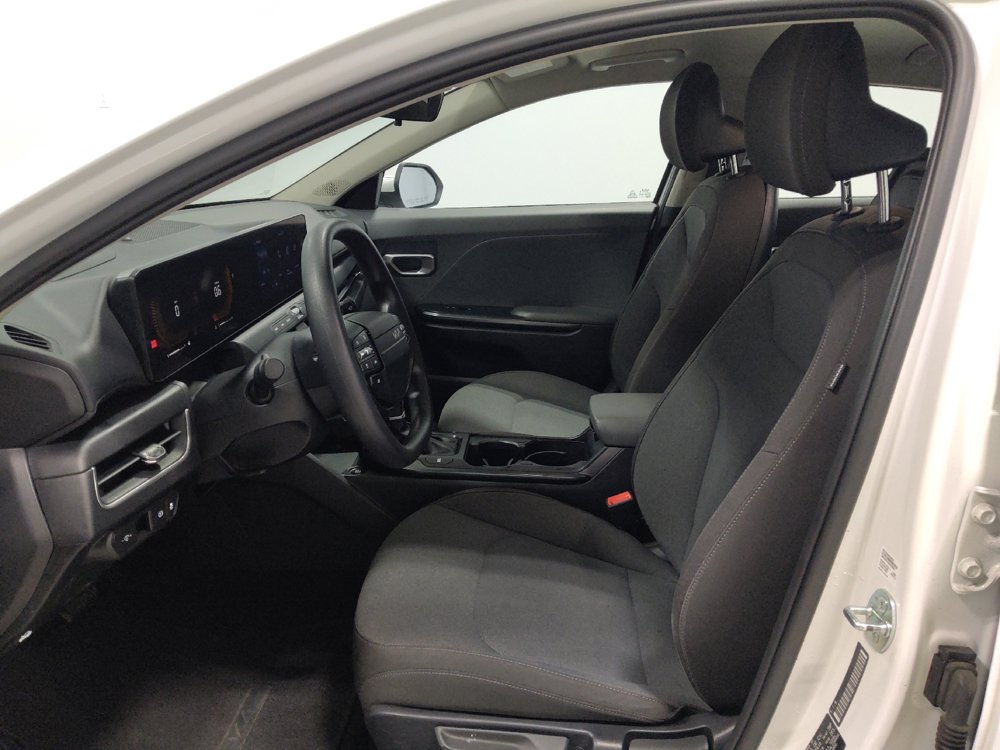 Used 2025 Kia K4 FWD image 17