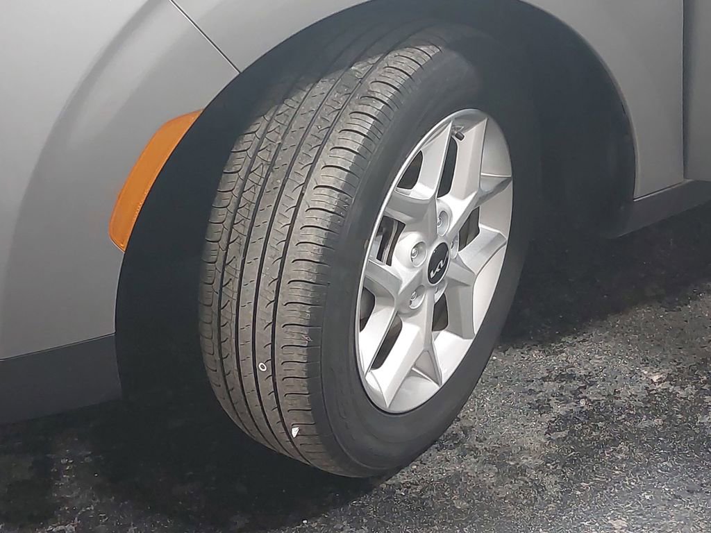 Used 2025 Kia Soul LX w/ LX Technology Package image 31