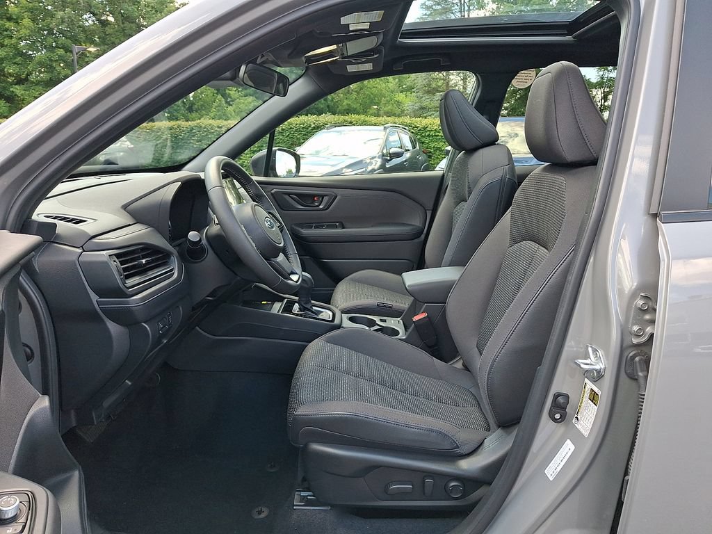 Used 2025 Subaru Forester Premium AWD/4WD image 13