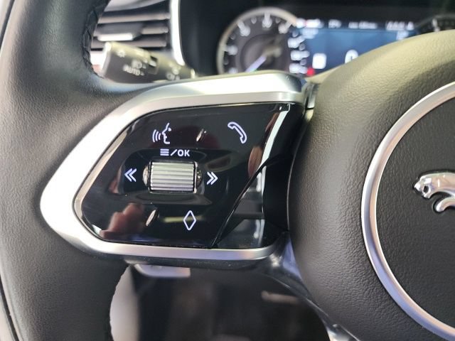 Used 2023 Jaguar F-PACE S AWD/4WD image 23
