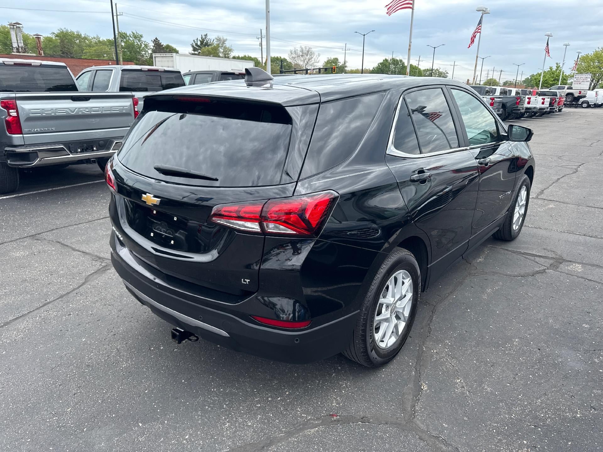 Used 2023 Chevrolet Equinox LT FWD image 7
