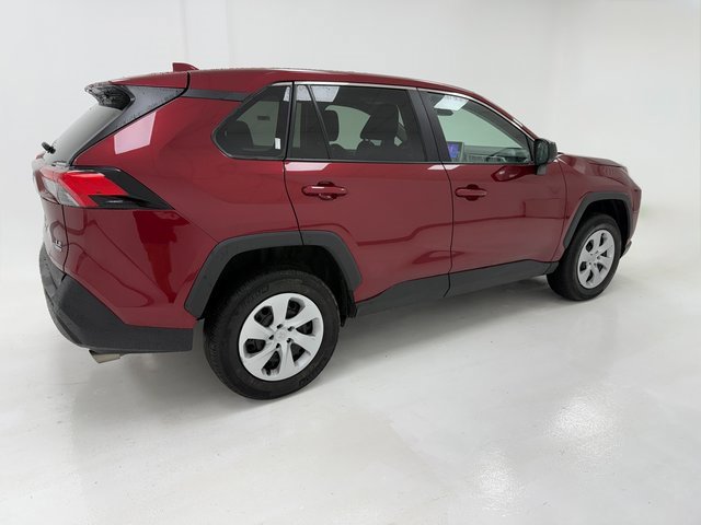 Used 2025 Toyota RAV4 LE image 41