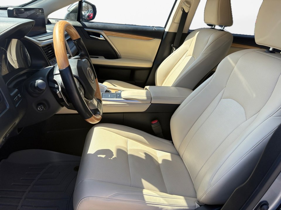 Used 2022 Lexus RX 350L FWD w/ Premium Package image 11