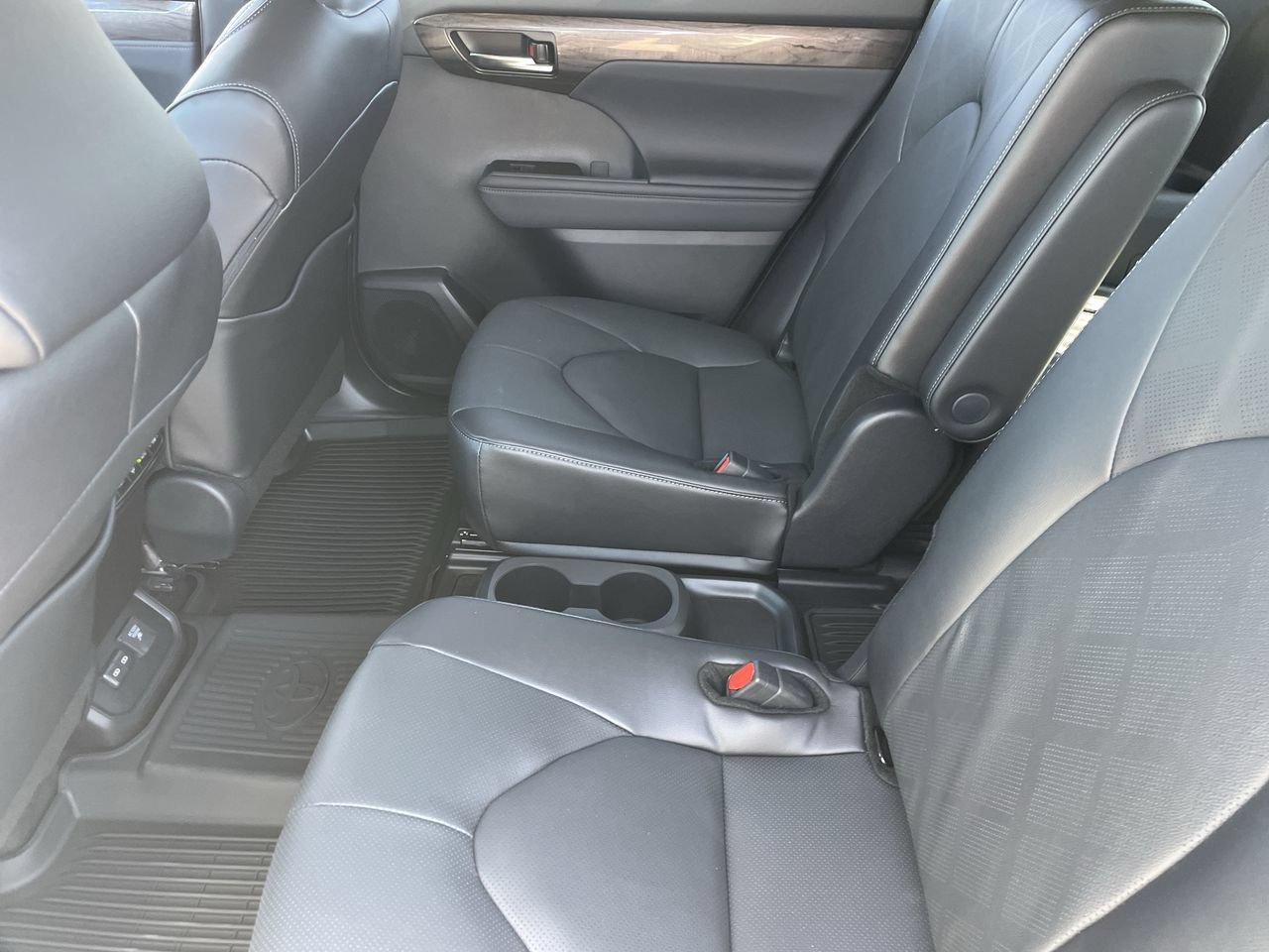 New 2026 Toyota Highlander Platinum AWD/4WD image 21