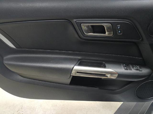 Used 2020 Ford Mustang Shelby GT500 w/ Carbon Fiber Track Pack image 11