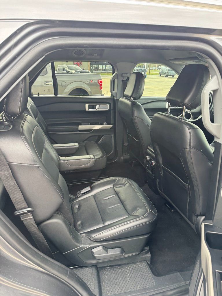 Used 2022 Ford Explorer Limited w/ Equipment Group 301A image 17