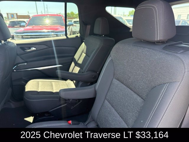 Used 2025 Chevrolet Traverse LT FWD image 25