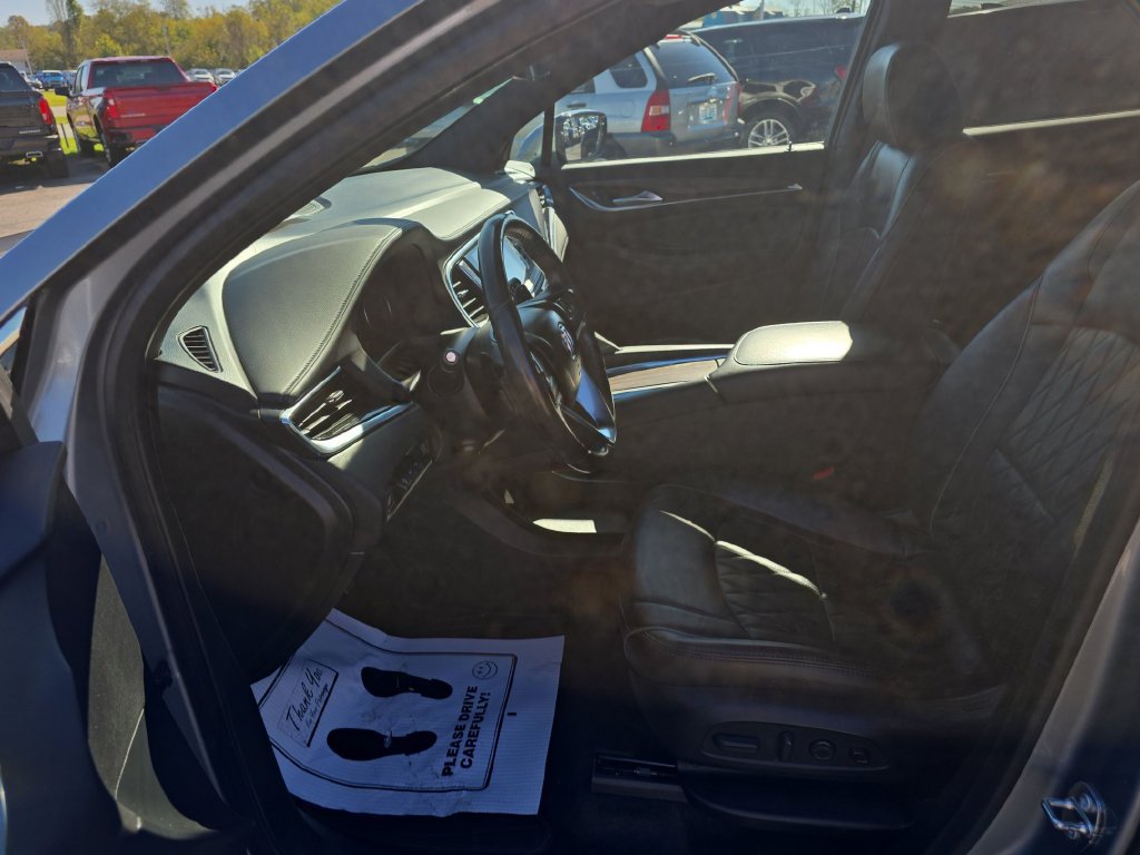 Used 2023 Buick Enclave Avenir AWD/4WD image 29