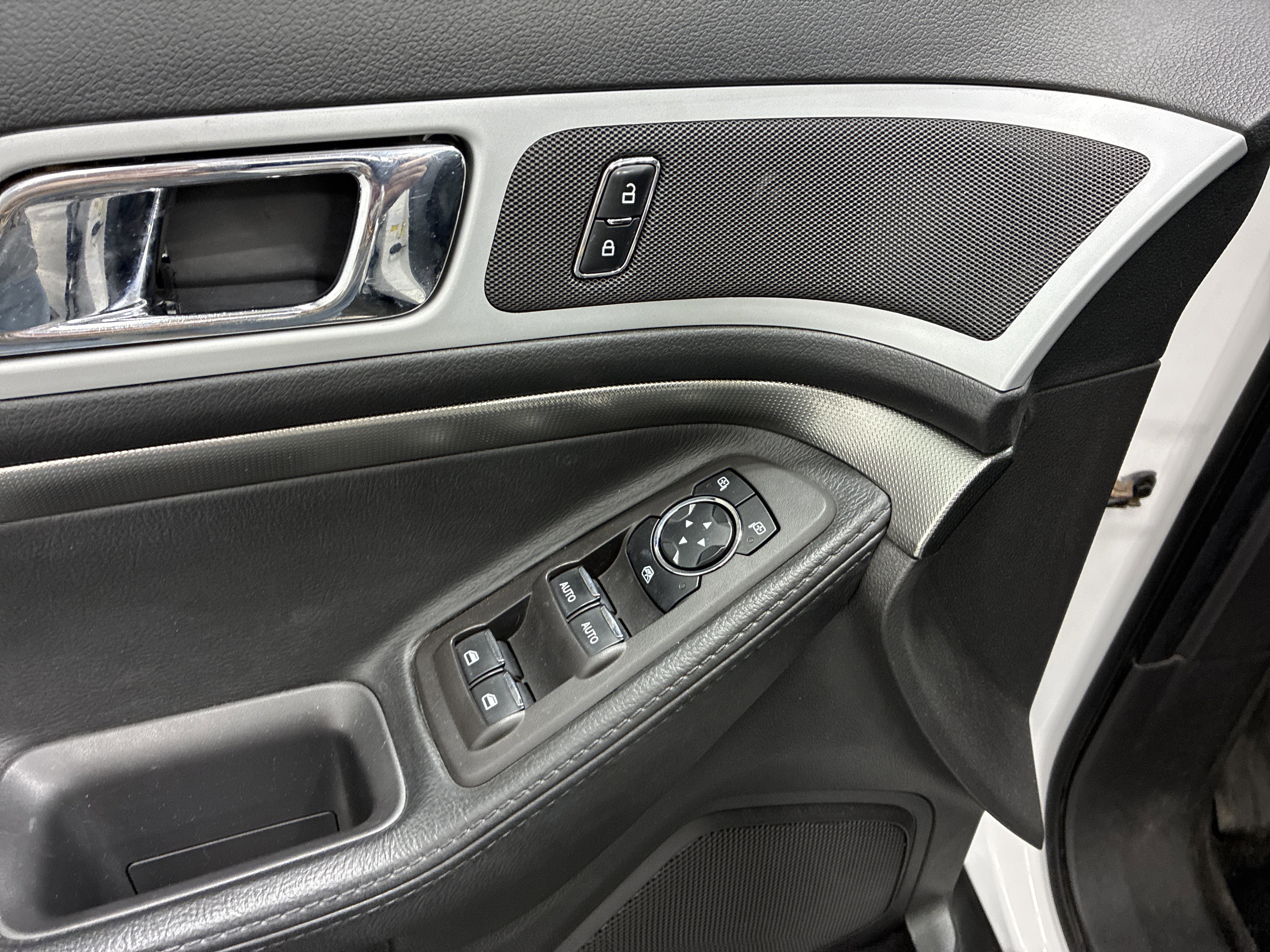 Used 2014 Ford Explorer Sport AWD/4WD image 15