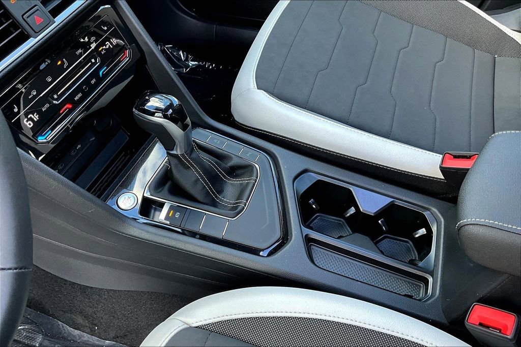 New 2026 Volkswagen Taos SE image 18