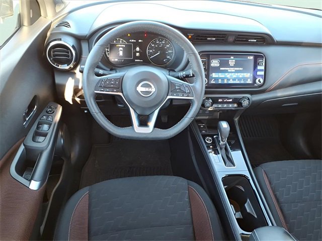 Used 2023 Nissan Kicks SR image 9