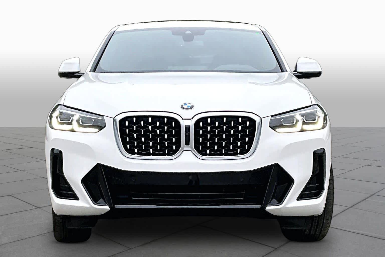 Certified 2025 BMW X4 xDrive30i AWD/4WD image 3