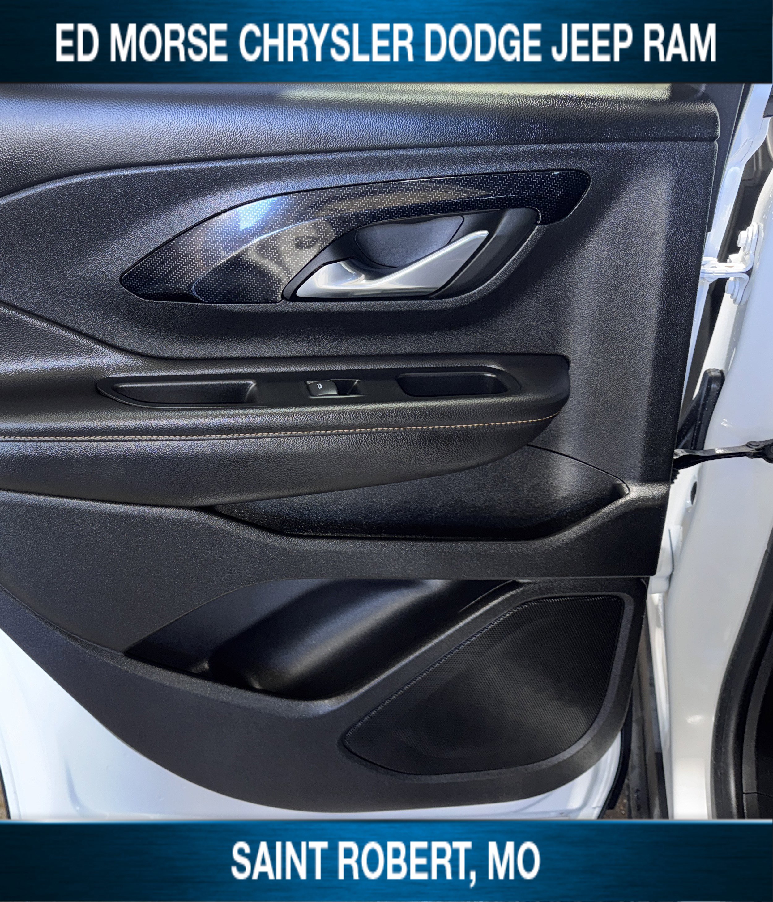 Used 2024 GMC Terrain AT4 image 33